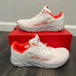 NWT | New in Box | Altra Womens Rivera Running Shoes | Size 8